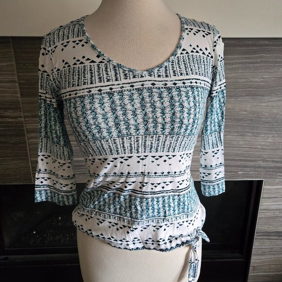 Ladies size XS half Sleeve Shirt - Picture 1 of 3